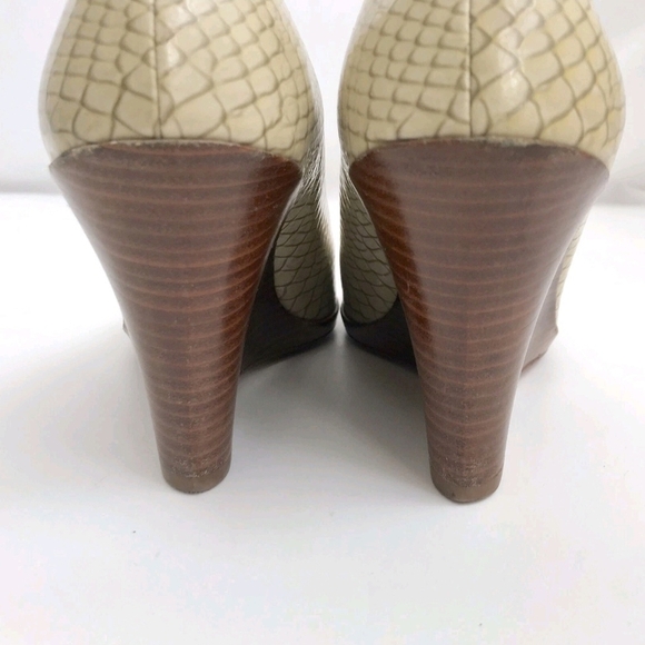Cole Haan Beige Snake Skin Pattern Peep Toe Wedge Sandal Shoes Size 7B - Picture 10 of 12